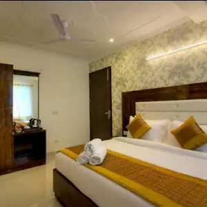 Ark Avalon- Delhi International Airport New Delhi