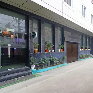 Smart Plaza Hotel-at Airport New Delhi