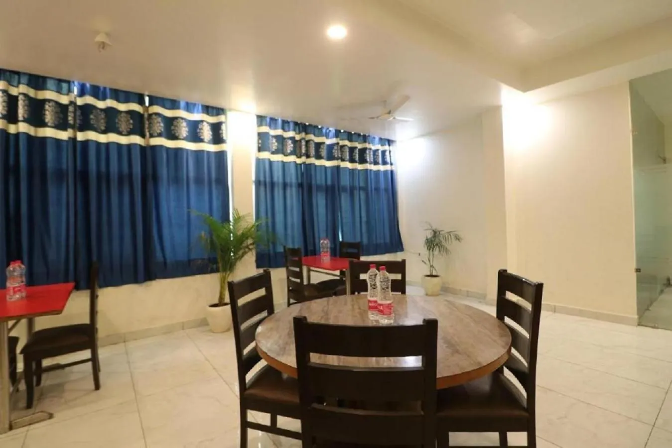 Hotel Skv Park Suites A Family Hotel Near Airport New Delhi 0*,